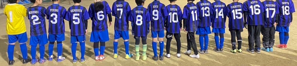 昇華転写でプリントしたサッカーチームのユニフォームTシャツ